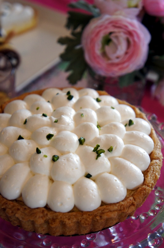 タルト・フロマージュのレッスンと みつばちのケーキ_d0210450_15575861.jpg