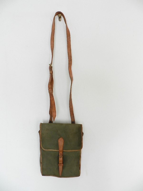 Bulgarian army M37 map case_f0226051_12365287.jpg