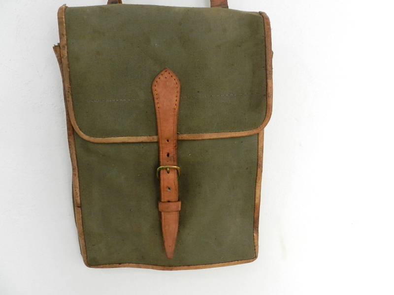 Bulgarian army M37 map case_f0226051_12371093.jpg
