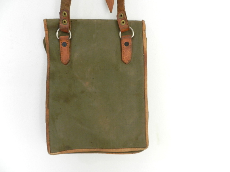 Bulgarian army M37 map case_f0226051_12374697.jpg
