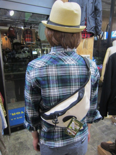 初夏に相応しい1枚♪ LINEN (麻) WORK SHIRTS ・・・ By Kato BASIC_d0152280_1171326.jpg