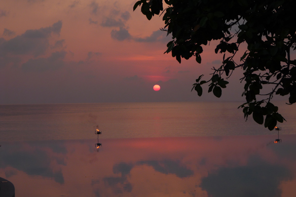 Dusit Thani Maldives デュシタニ・モルディブ 2013 - 18　夕方まったり_c0147790_2053661.jpg