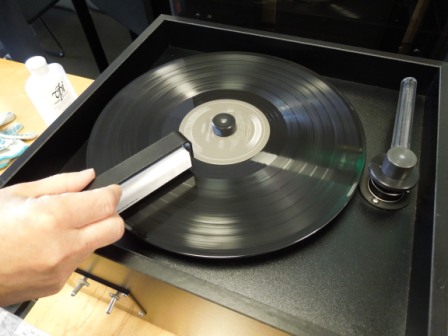 アナログファンは必見!当店おすすめレコードクリーナー!「VPI HW-16.5」_c0113001_16322095.jpg