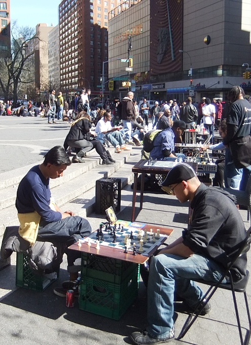 NYのユニオン・スクエア南側で見かけた簡易チェス広場_b0007805_2004222.jpg