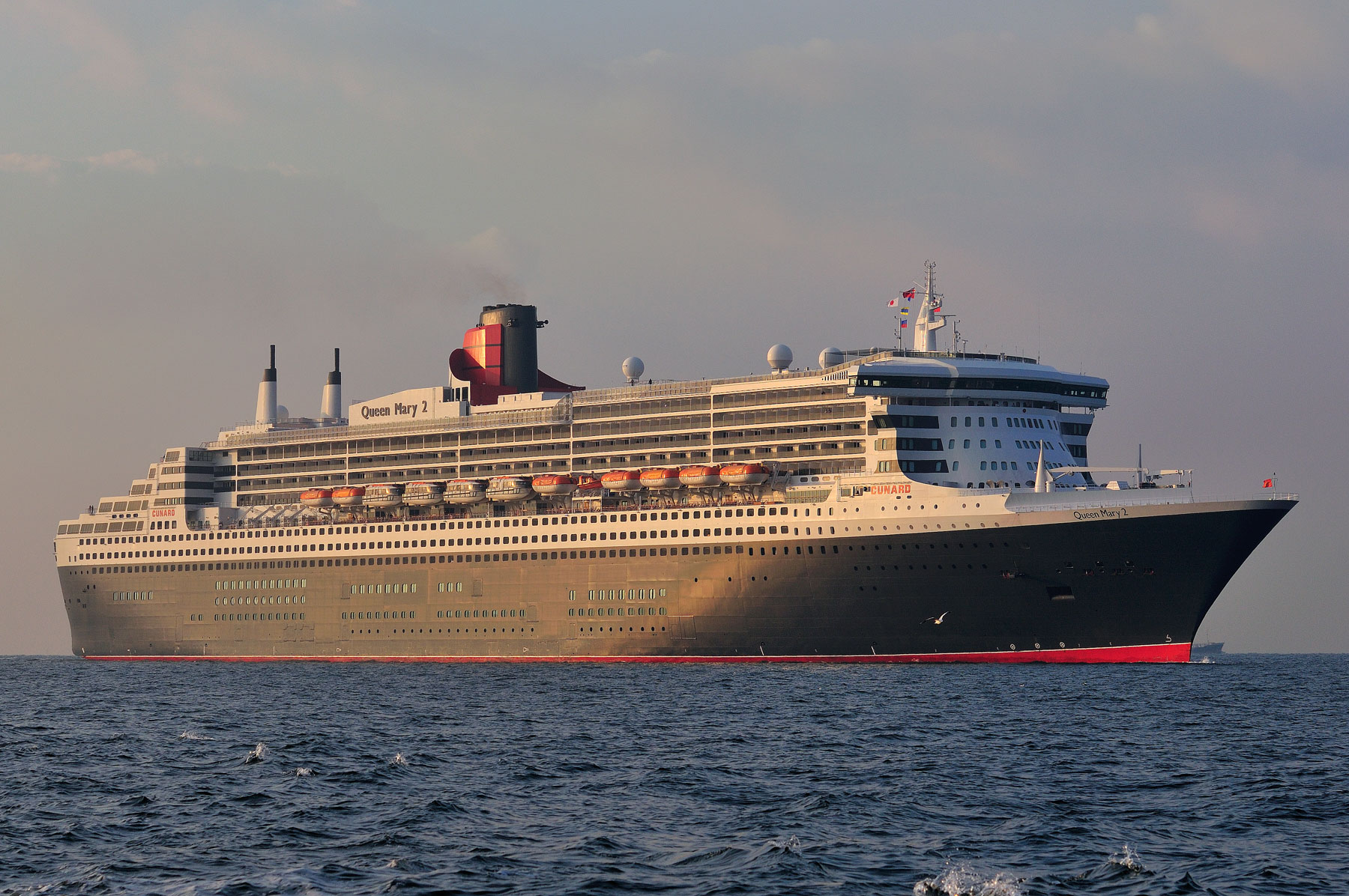 Queen Mary 2 洋上歓迎クルーズ Sky Lounge Garden Transporter Side Queen Mary 2 洋上歓迎クルーズ Sky Lounge Garden Transporter Side