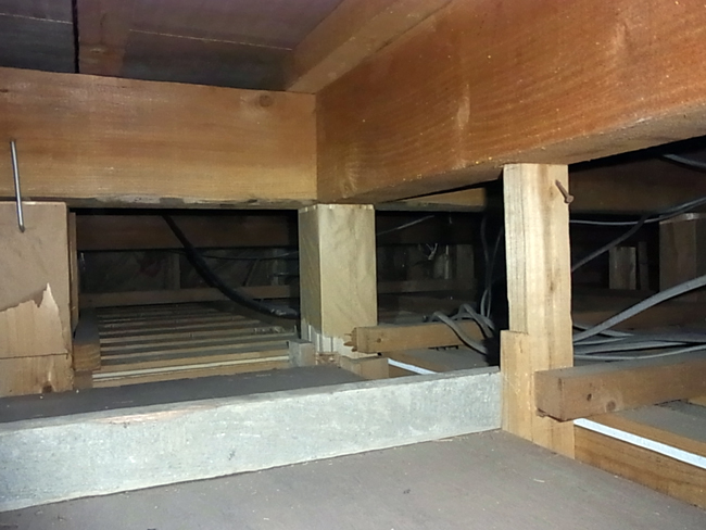 中古住宅の床下・小屋組確認!_b0186200_2154426.jpg
