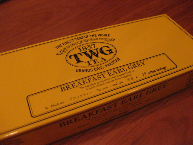 『TWG』　紅茶とバナナケーキ_a0224502_1230193.jpg