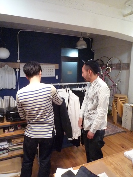 Yuya TakateのシャツとANDANTEANDANTEのブラウス_f0180307_15224825.jpg