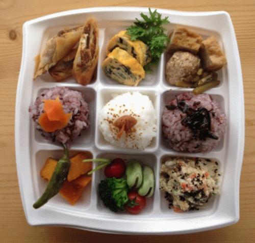 ちどりのお弁当 --春のお弁当 おにぎり仕立て--_a0251920_1415535.gif