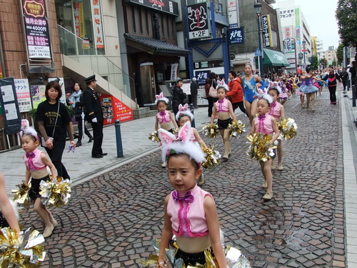 大岡越前祭...雨も止みパレードが_b0137932_1657166.jpg