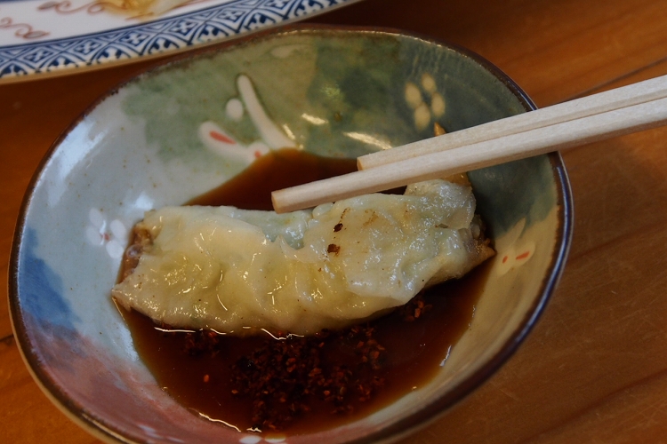 茶びんにフラれ、松龍軒にて餃子を食らう_b0123359_18355517.jpg