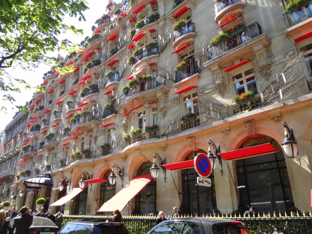 プラザ・アテネ100周年パーティー（パリ8区）　100eme anniversaire de Plaza Athenee _a0284783_1955825.jpg