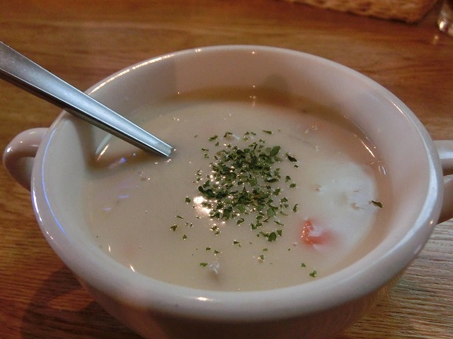 「横須賀海軍カレー」と「ヨコスカネイビーバーガー」_f0141310_7153399.jpg