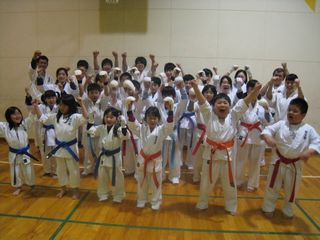 新発寒道場　春季昇級審査会最終日です!_c0118332_22583276.jpg