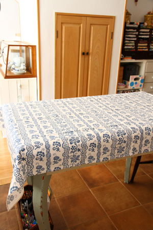 ブルー　北欧調　デザイン　ヨブス　リネン　アンティーク　当時品　テーブルクロス ブルー 北欧調 デザイン ヨブス リネン アンティーク 当時品 テーブル