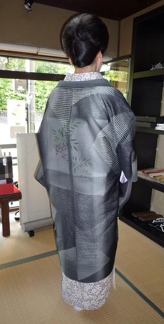 しょうざん生紬に夏大島の羽織・藤の染め帯。_f0181251_17274964.jpg
