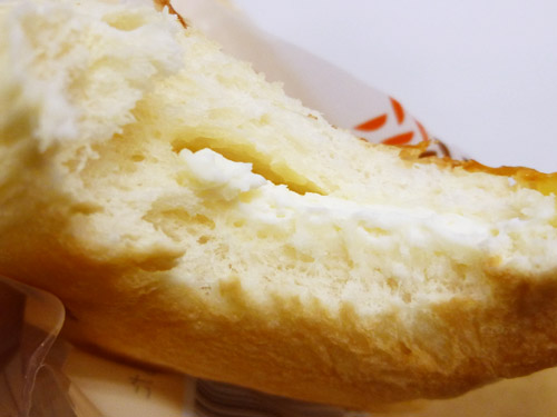 実りベーカリー カマンベールが入った焼チーズパン＠ローソン_c0152767_22323125.jpg