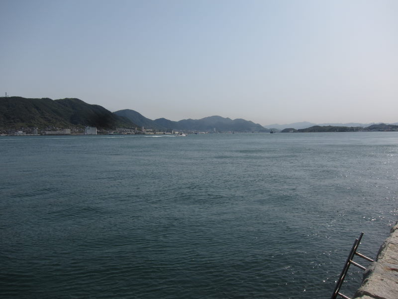 雨で延期...今度は最高の天気に恵まれて絶景を堪能－春のブロンプトンとの旅・8日目(下関～角島）_e0138081_17221265.jpg