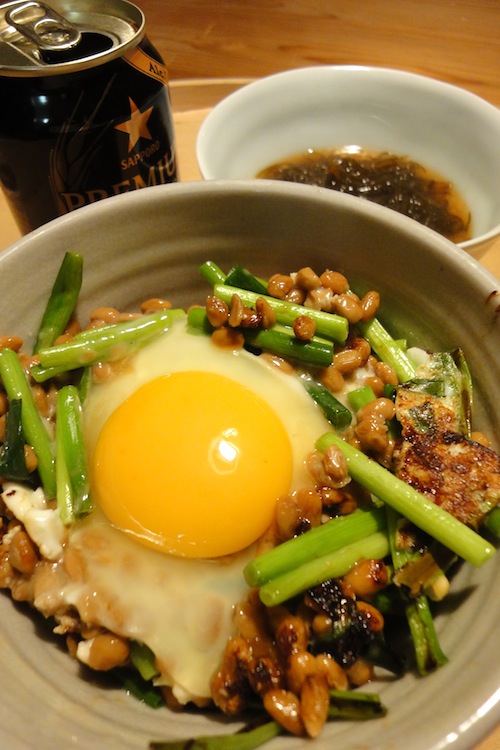 ひとりごはん〜焼き納豆丼_f0054859_11234370.jpg