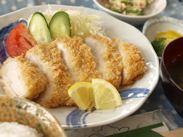 田沢湖のブランド豚 虹の豚 がランチに登場 ガーデンカフェ デリカ Kimoto 田沢湖のブランド豚 虹の豚 がランチに登場 ガーデンカフェ デリカ Kimoto