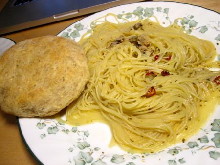 飯ネタです〜『ボンゴレ』『手ごねパン』『スパニッシュ・オムレツ』『蒸し野菜』『アボカド丼』_b0051109_23402140.jpg