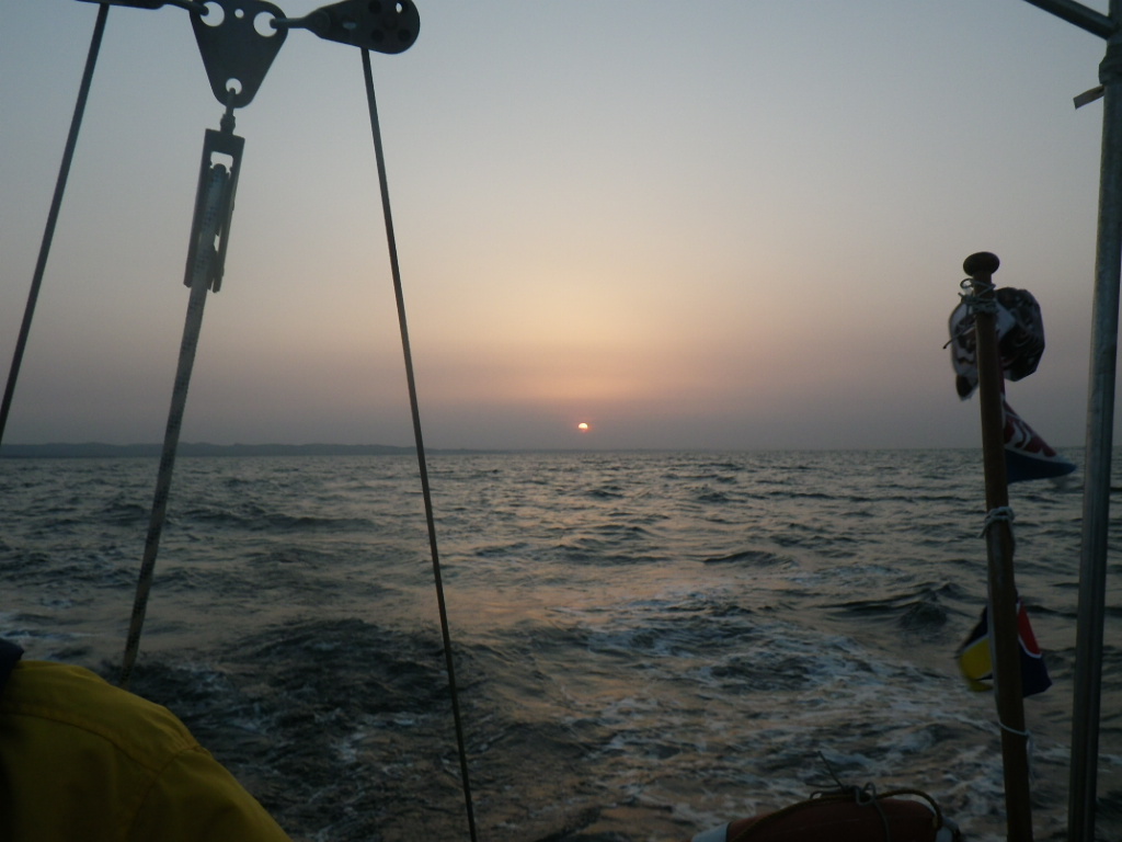 ４月２８日　　ヨットで横浜から小豆島_f0230410_12475094.jpg