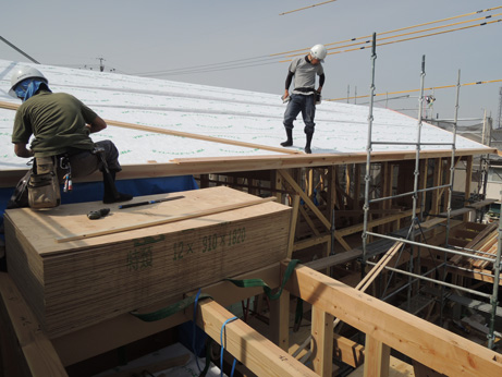 引き続き屋根下地工事_b0179213_19441813.jpg