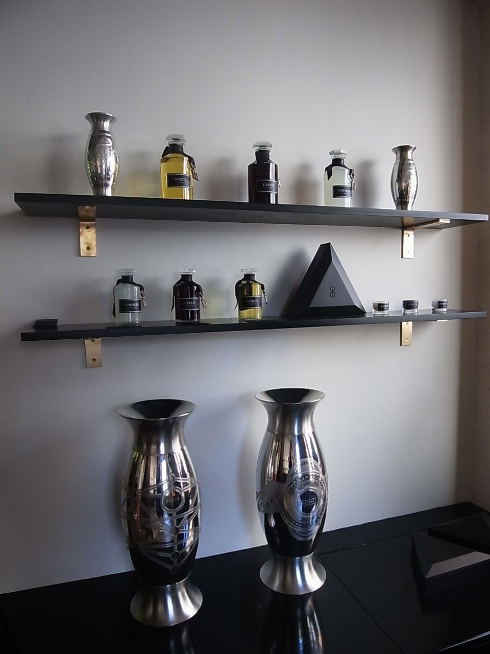 Liquides, Bar à Parfums - リキッド、パフュームバー誕生_a0231632_1502167.jpg