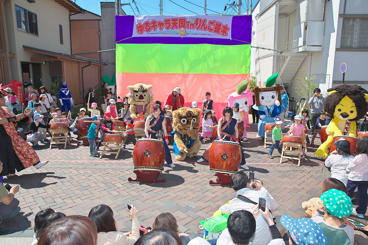 ゆるキャラ天国inリンゴ並木 こまちゃん お猿のくぅ 長野県飯田市 びっと飴 ゆるキャラ天国inリンゴ並木 こまちゃん お猿のくぅ 長野県飯田市 びっと飴