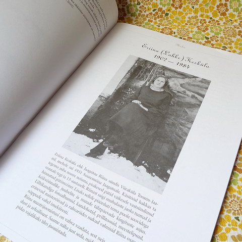 18472]エストニア ムフ島の刺繍図案集 「MEITE MUHU MEISTRITE MUSTRID