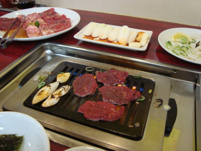 高円寺「ホルモン焼肉 二楽亭」へ行く。_f0232060_2032629.jpg