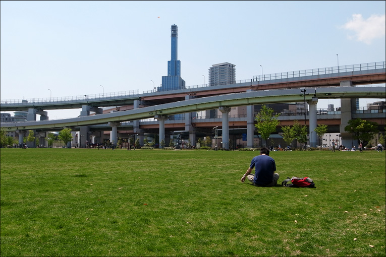 今年最初のピクニックは『みなとの森公園』_c0102003_17322116.jpg