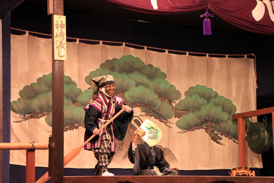 えんま堂大狂言 祭の5月1_e0048413_22343166.jpg