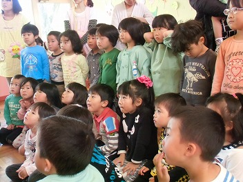 保育園でコマまわし☆第2弾_a0272042_1622079.jpg