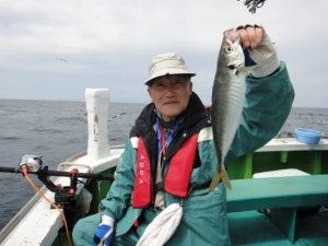 松寿会釣り部例会で大アジを釣ってきました。_f0222687_95396.jpg