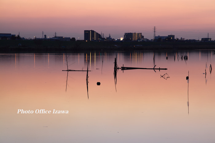 江戸川夕景とビルの灯・・・_c0181958_111130.jpg