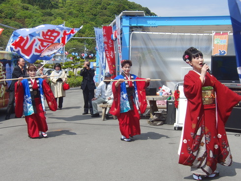 鯛祭り・飯泉徳島県知事、泉鳴門市長はじめたくさんにご来賓でした。_d0004208_1210366.jpg