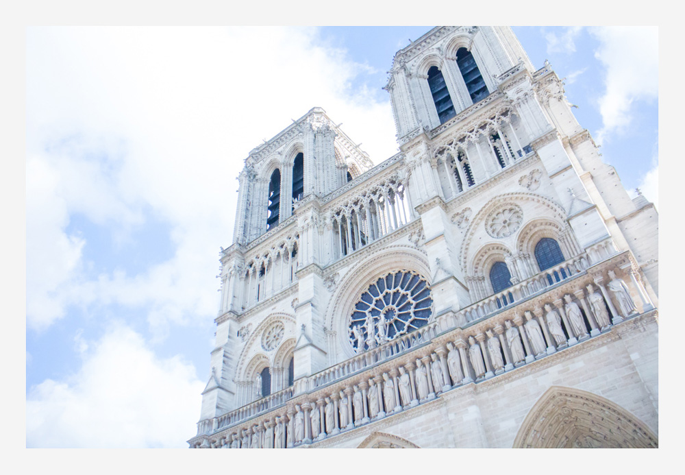  【paris2013-33】大きな鐘が聖堂に_b0127032_0371059.jpg