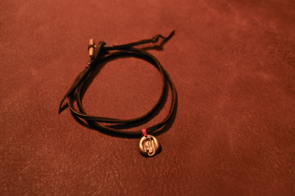 leather bangle + brass  drop_b0172633_20573222.jpg