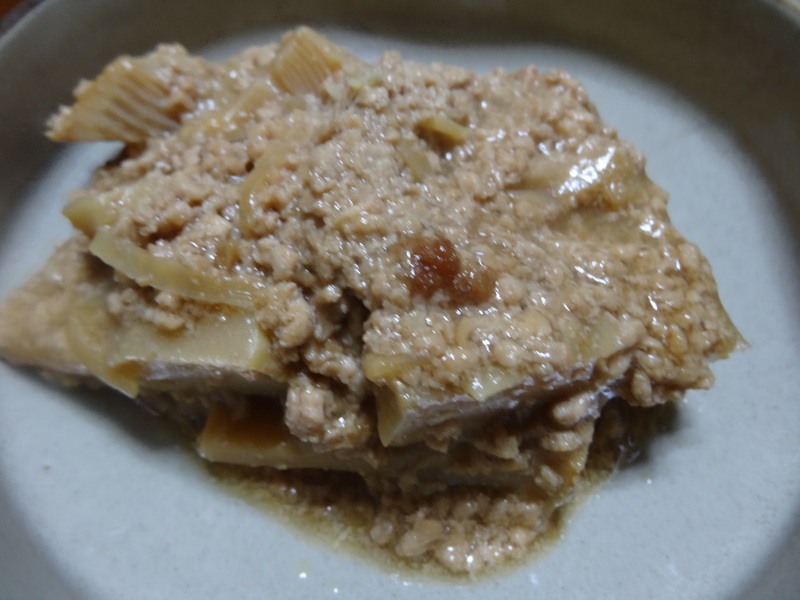 金目鯛の西京味噌漬け、今日野菜のお浸し、天麩羅素麺、豚肉と野菜の焼肉のタレ炒め、鰤の塩焼きです。_c0225997_753544.jpg