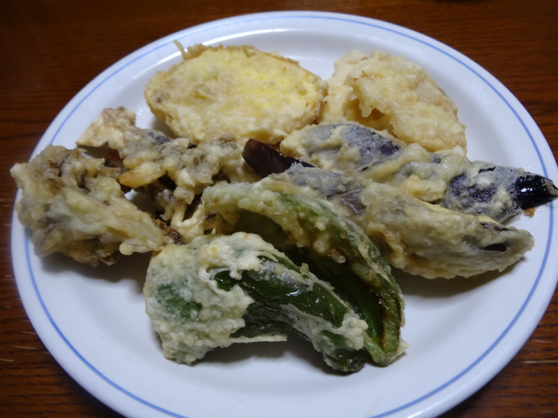 金目鯛の西京味噌漬け、今日野菜のお浸し、天麩羅素麺、豚肉と野菜の焼肉のタレ炒め、鰤の塩焼きです。_c0225997_830302.jpg