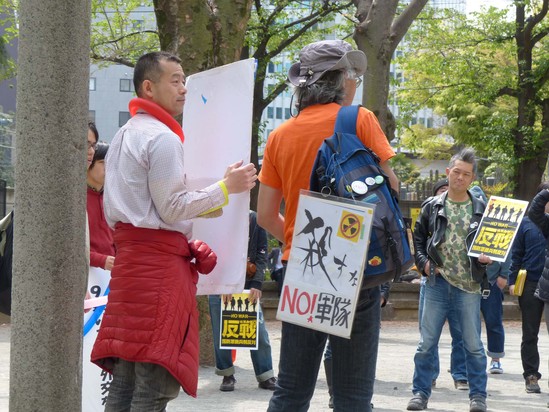 第５回国防軍反対デモ　新宿_c0013092_2238074.jpg