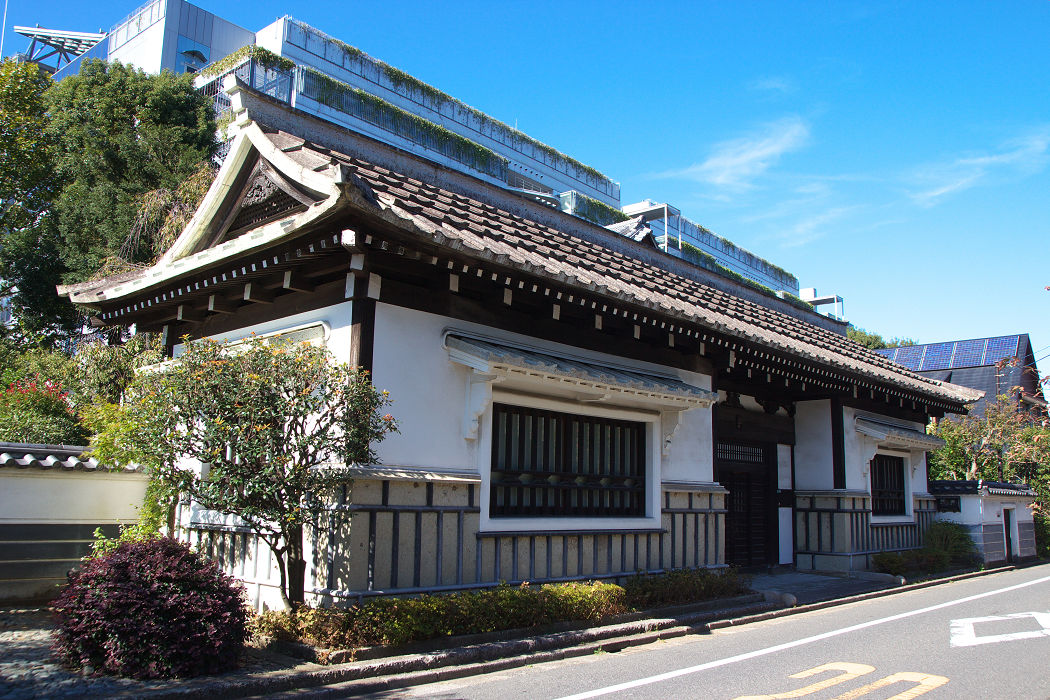 日本民芸館西館長屋門及び附属塀_b0199449_13233975.jpg