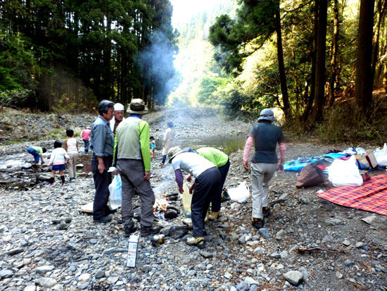 地域でバーベキュー_e0048413_18245499.jpg