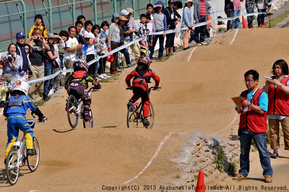 JBMXFシリーズ第1戦（西日本シリーズ第1戦）VOL6：ガールズ５〜１０歳決勝　動画あり_b0065730_2284085.jpg