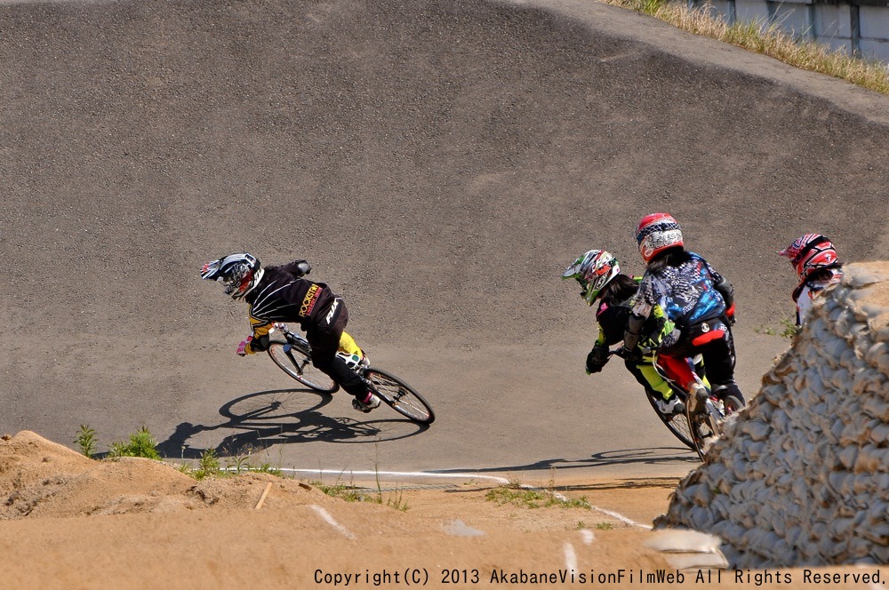 JBMXFシリーズ第1戦（西日本シリーズ第1戦）VOL7：ガールズ１１〜１２歳決勝　動画あり_b0065730_1812298.jpg