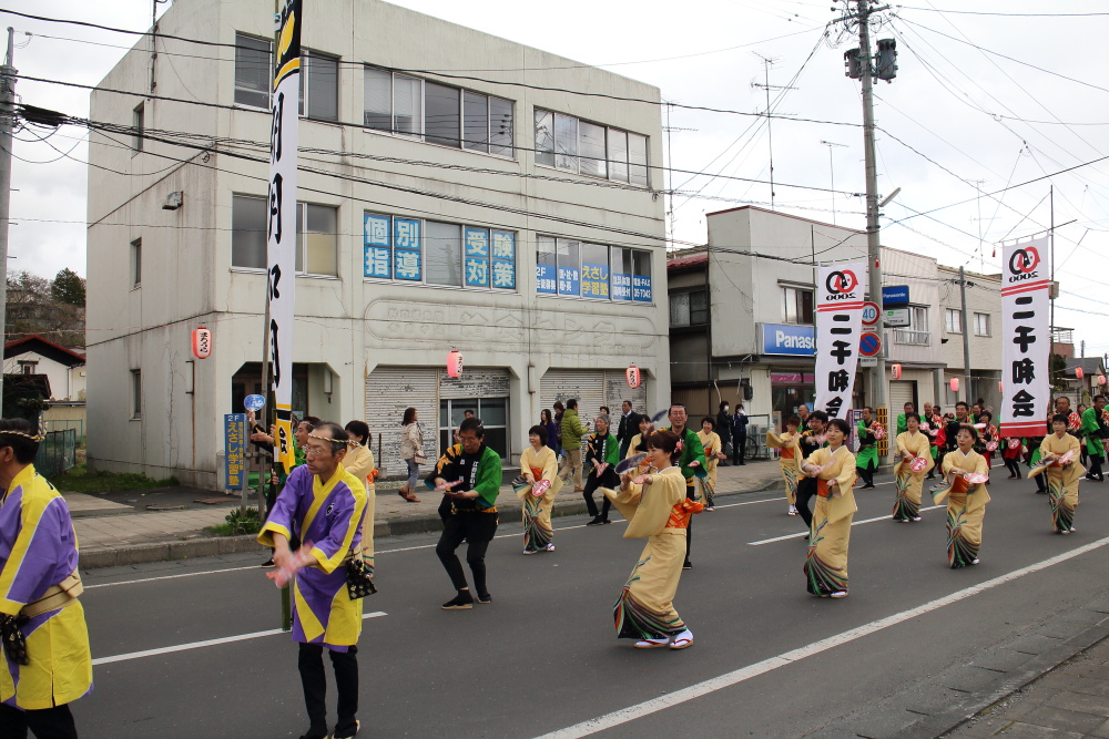 5月3日《宵まつり》歴代連甚句踊りパレード_a0092245_753656.jpg