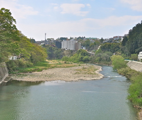 広瀬川〜、流れる岸辺〜♪ 思い出は帰らず〜♪_c0260460_14181665.jpg