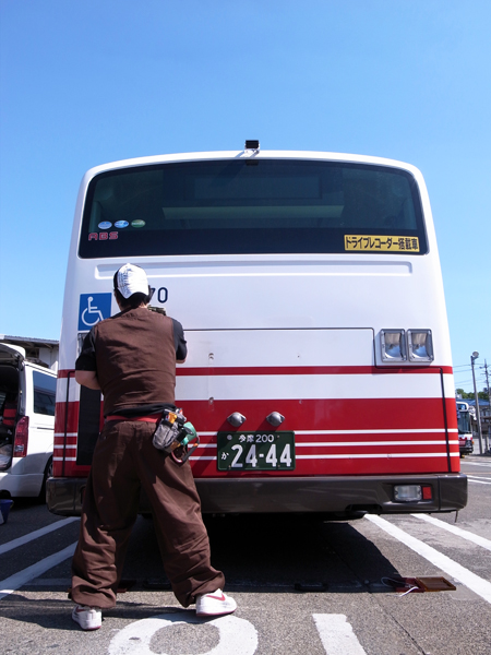 『聖☆おにいさん』バス、デビュー！！_c0048265_1557742.jpg