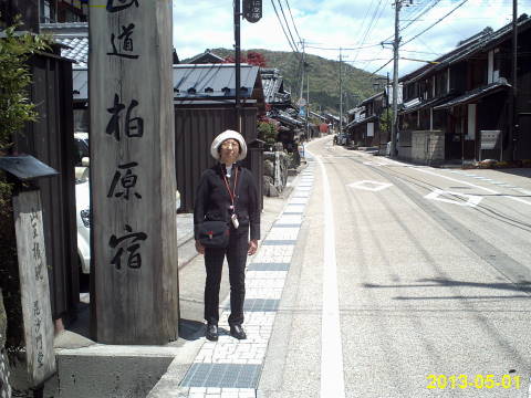 「中山道６日目　醒ヶ井宿～柏原宿 近江最後の宿」_f0086426_1714070.jpg